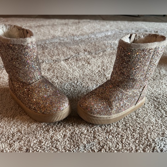 Used Cat & Jack Toddler Girls Holland Zipper Shearling Style Gold Boots size 7 - Picture 3 of 9